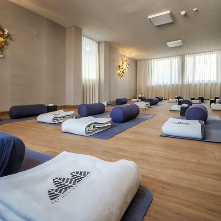 מלון Tschuggen Grand - The Leading Of The World 5*
