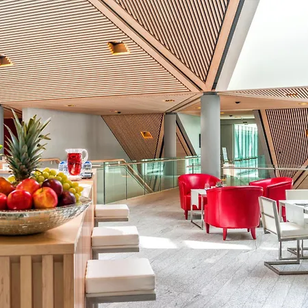 Tschuggen Grand - The Leading Of The World アローザ