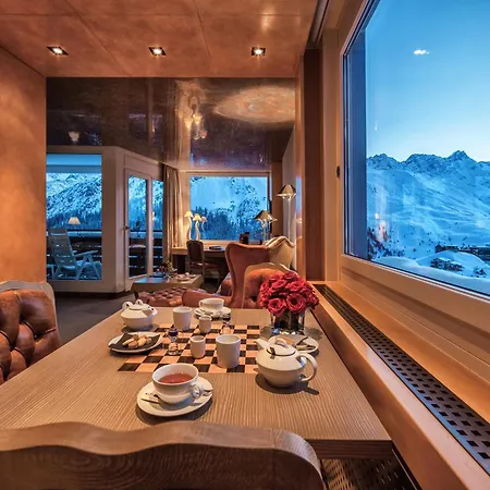 فندق Tschuggen Grand - The Leading Of The World أروسا