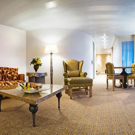 מלון Tschuggen Grand - The Leading Of The World